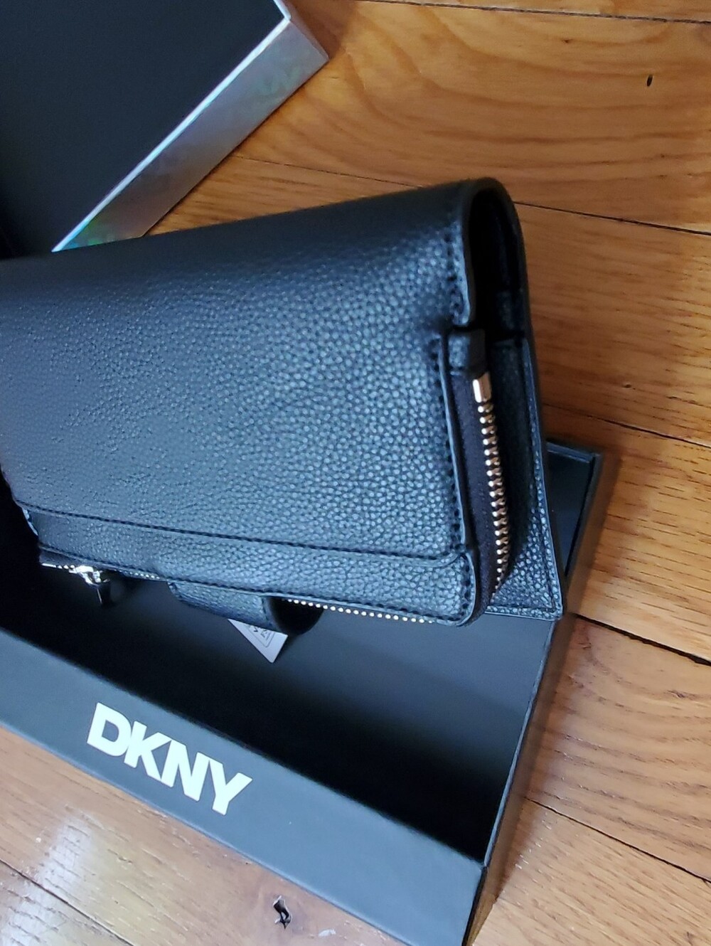 DKNY Black Pebbled Leather Wristlet Wallet with Removable Strap - Picture 7 of 9